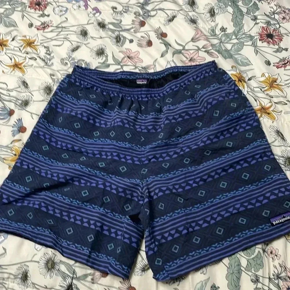 Patagonia lined shorts - Picture 2 of 7